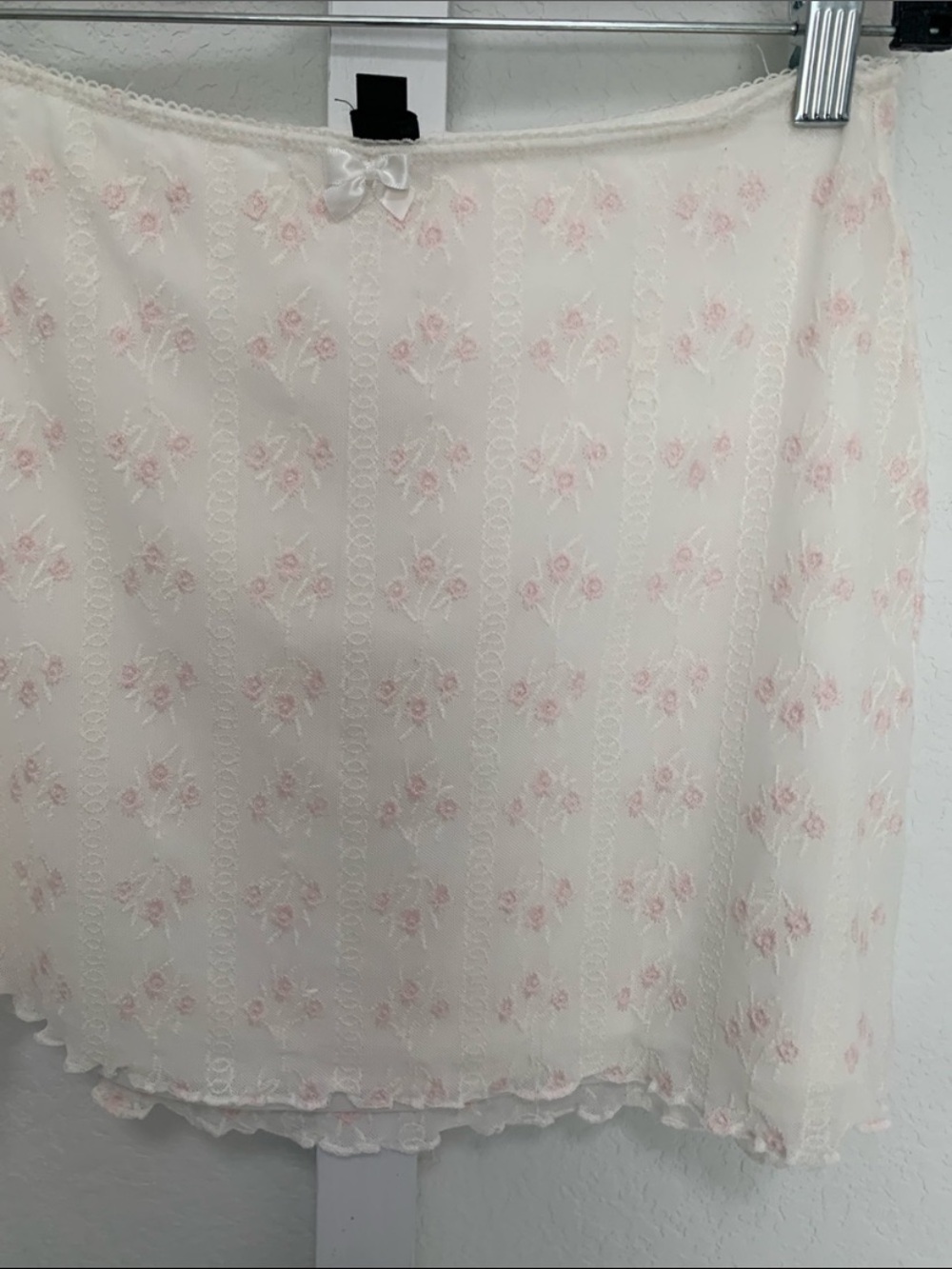 PacSun Cream Mini Skirt with Pink Floral Embroidery - Picture 4 of 8